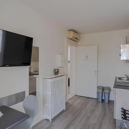 La De L'orangerie Apartmán *